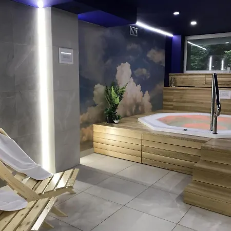 Bialy Hotel 3*